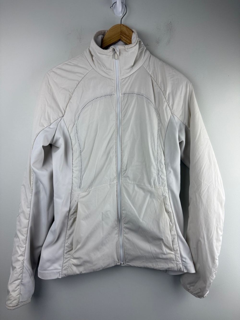 LULULEMON Run For Cold Jacket White Water Repellent PrimaLoft Size 6